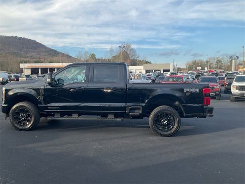 New 2026 Ford F250 Lariat w/ Black Appearance Package image 8