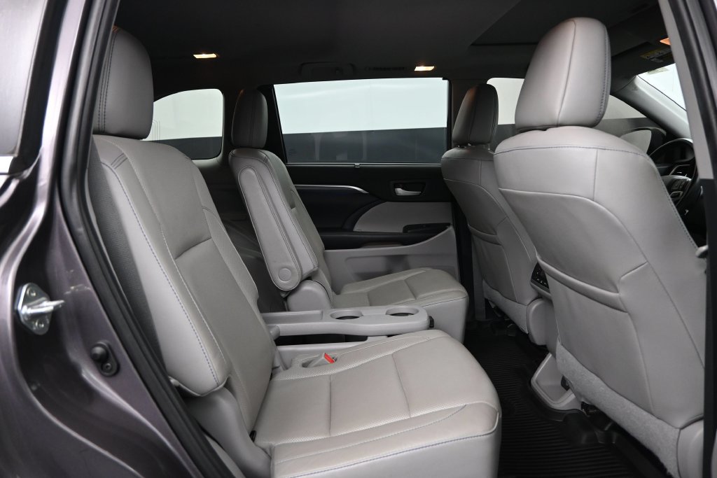 Used 2019 Toyota Highlander Limited AWD/4WD image 11