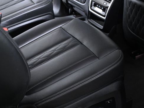 Used 2023 BMW X7 M60i w/ Executive Package AWD/4WD image 27
