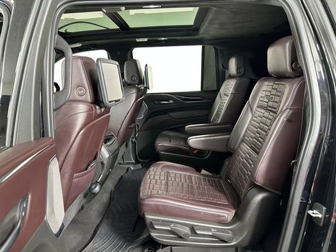 Used 2021 Cadillac Escalade ESV Sport Platinum AWD/4WD image 18