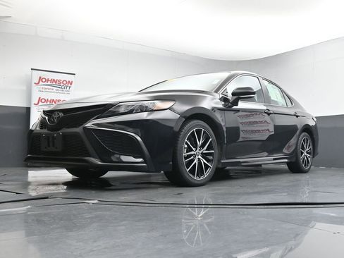 Used 2024 Toyota Camry SE FWD image 38