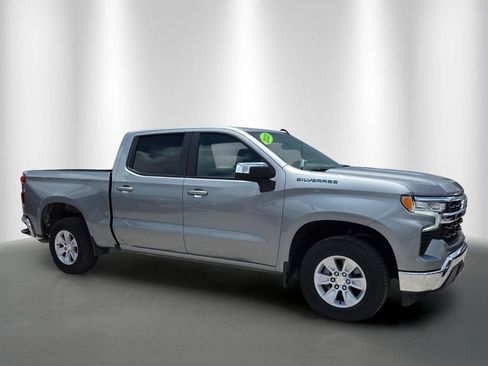 Used 2025 Chevrolet Silverado 1500 LT RWD image 2