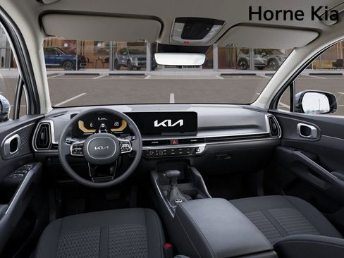 New 2025 Kia Sorento LX image 14