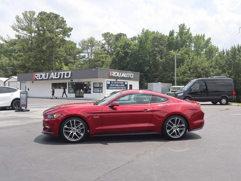 Used 2017 Ford Mustang GT Premium RWD image 7