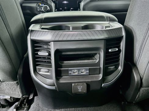 Used 2025 RAM 1500 Big Horn AWD/4WD image 28
