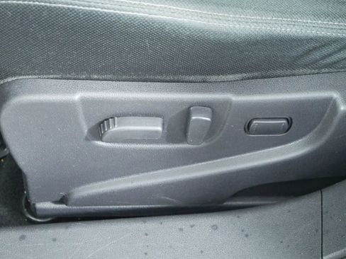 Used 2013 Nissan Rogue SV FWD image 21