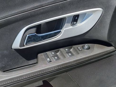 Used 2017 Chevrolet Equinox LT w/ Convenience Package FWD image 18