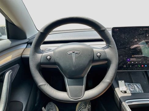 Used 2023 Tesla Model 3 Standard Range RWD image 11
