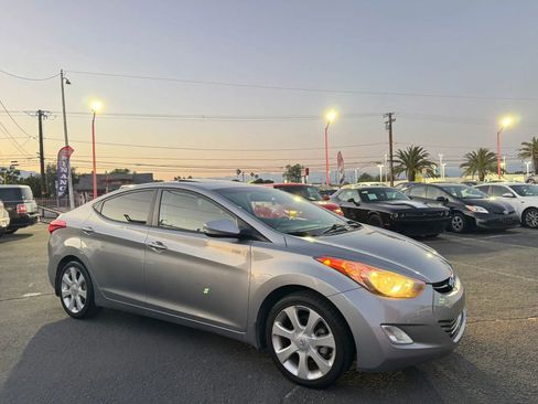 Used 2013 Hyundai Elantra Limited w/ Technology Pkg FWD image 11