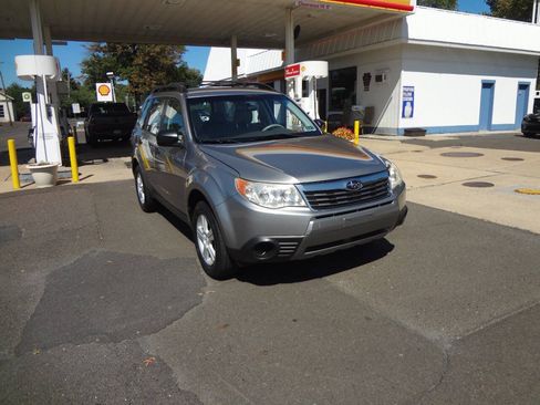 Used 2010 Subaru Forester 2.5X AWD/4WD image 6