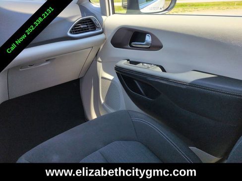 Used 2023 Chrysler Voyager LX FWD image 19