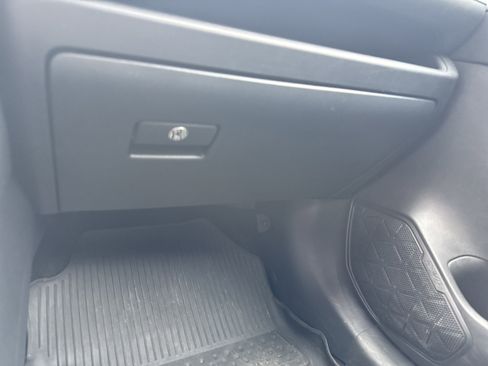 Used 2025 Toyota RAV4 LE image 12