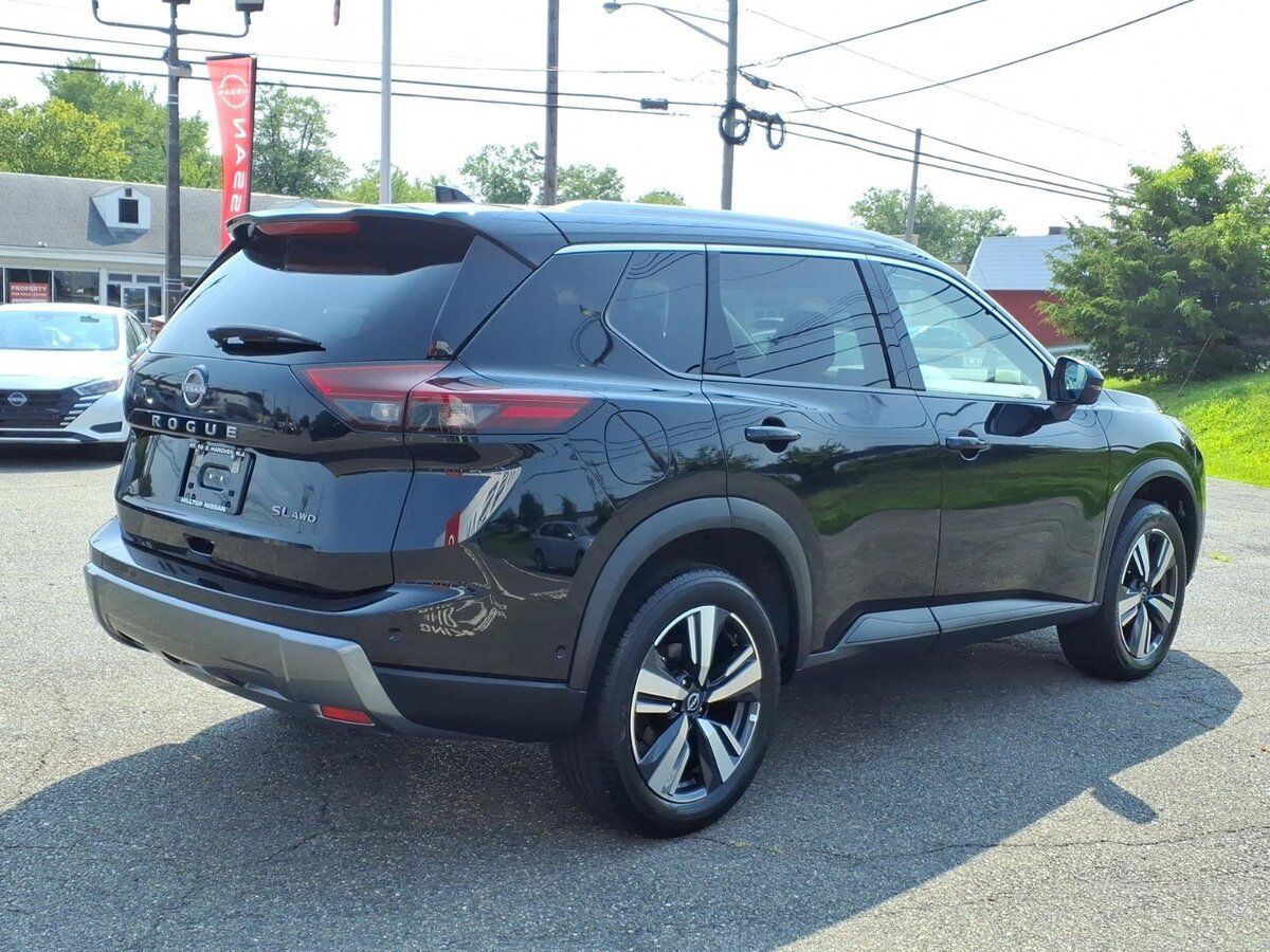 Used 2026 Nissan Rogue SL AWD/4WD image 5