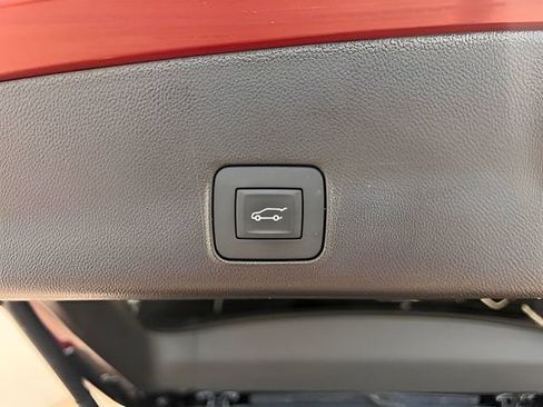 Used 2025 Chevrolet TrailBlazer RS w/ Convenience Package AWD/4WD image 11