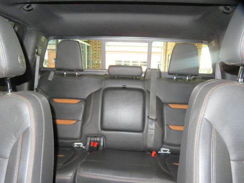 Used 2021 GMC Sierra 1500 AT4 w/ AT4 Value Package AWD/4WD image 60