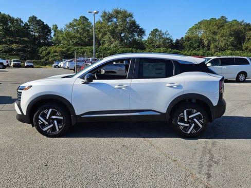 New 2026 Nissan Kicks SV image 2