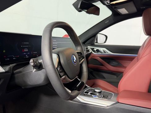 Used 2025 BMW i4 eDrive40 image 25