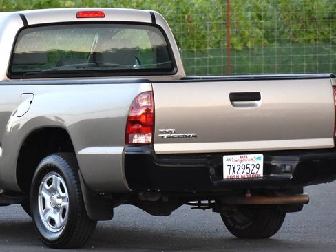 Used 2005 Toyota Tacoma 2WD Regular Cab image 11