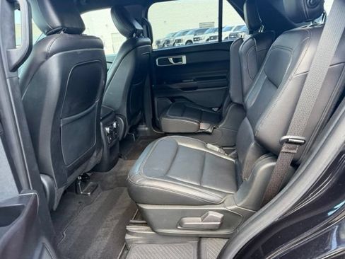 Used 2020 Ford Explorer XLT w/ Equipment Group 202A AWD/4WD image 10