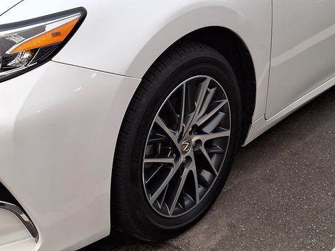 Used 2016 Lexus ES 350 w/ Navigation System Package FWD image 6