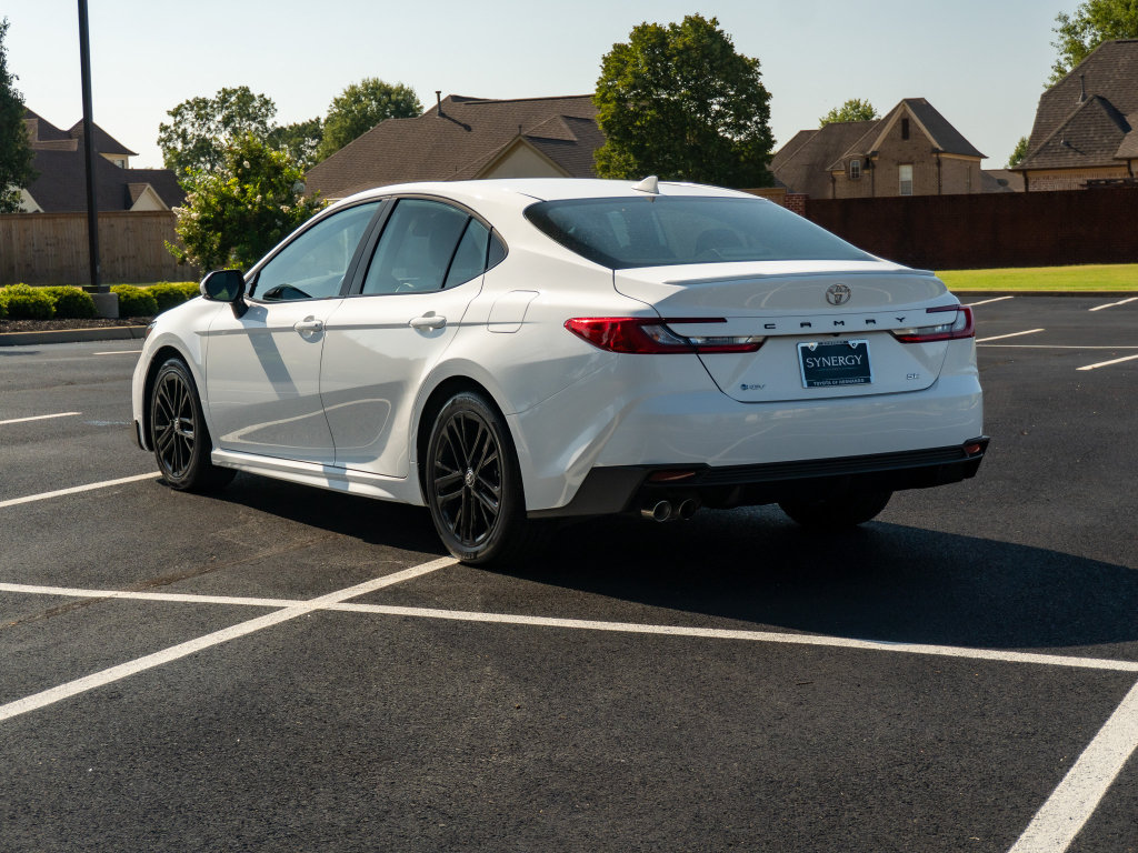 Used 2025 Toyota Camry SE FWD image 37