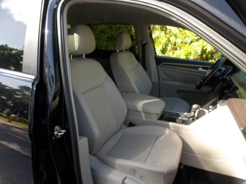 Used 2018 Volkswagen Atlas SE image 10