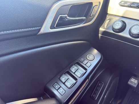 Used 2019 GMC Yukon Denali w/ Denali Ultimate Package AWD/4WD image 22
