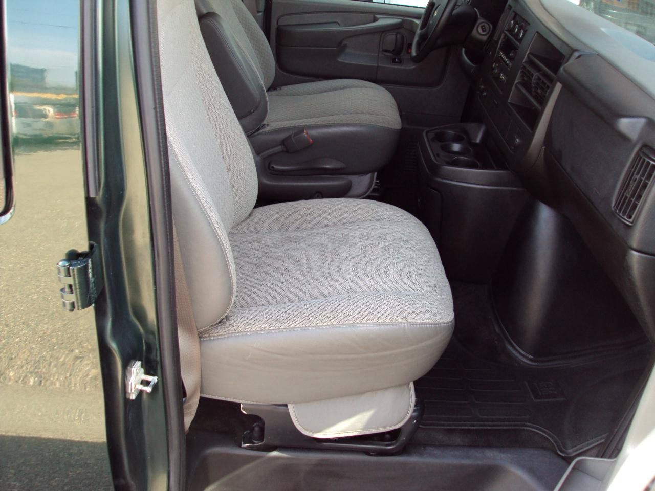 Used 2014 Chevrolet Express 1500 LT w/ LT Preferred Equipment Group AWD/4WD image 15