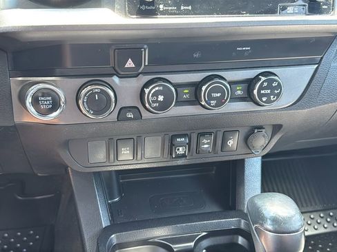 Used 2019 Toyota Tacoma TRD Sport AWD/4WD image 23