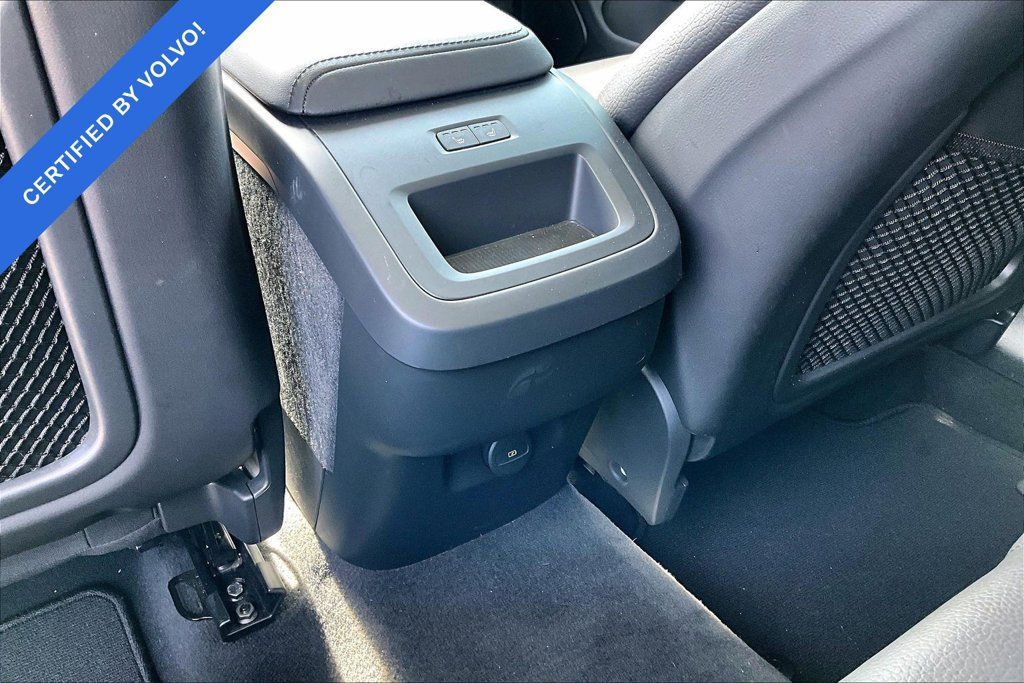 Certified 2024 Volvo XC60 B5 Plus w/ Climate Package AWD/4WD image 30