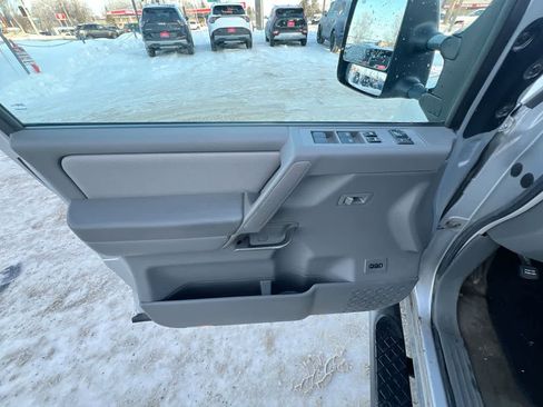Used 2006 Nissan Titan LE w/ (T01) Tow Pkg image 13