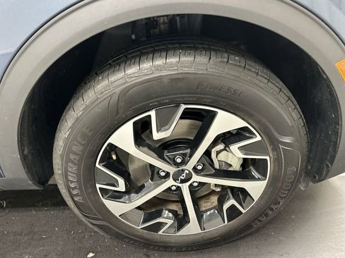Certified 2023 Kia Sportage EX w/ EX Premium Package AWD/4WD image 8