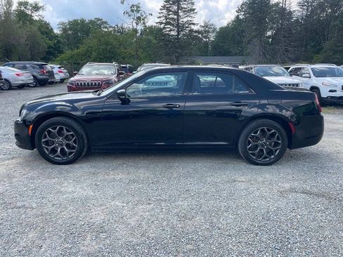 Used 2018 Chrysler 300 S w/ 300S Premium Group AWD/4WD image 8