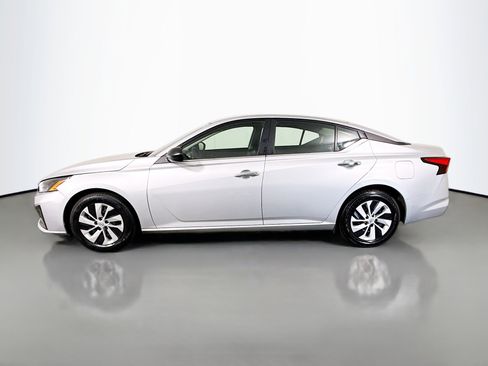 Used 2024 Nissan Altima 2.5 S FWD image 6