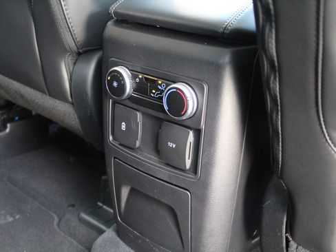 Used 2022 Ford Explorer XLT w/ Equipment Group 202A image 19