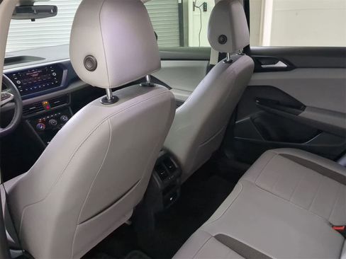 Certified 2023 Volkswagen Taos SE image 17