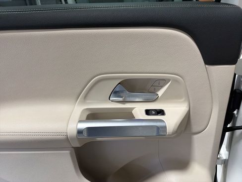 Used 2023 Mercedes-Benz GLB 250 4MATIC image 20