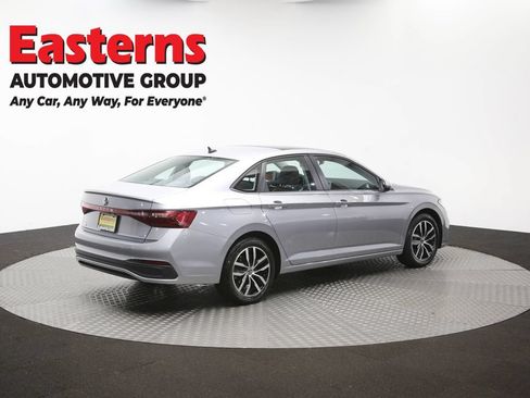Used 2025 Volkswagen Jetta SE FWD image 40