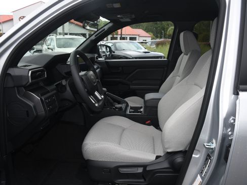 Certified 2026 Toyota 4Runner SR5 AWD/4WD image 7