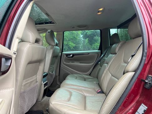 Used 2004 Volvo V70 AWD/4WD image 16