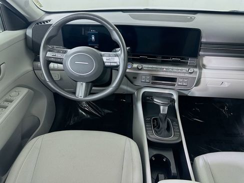 Used 2025 Hyundai Kona SEL FWD image 17