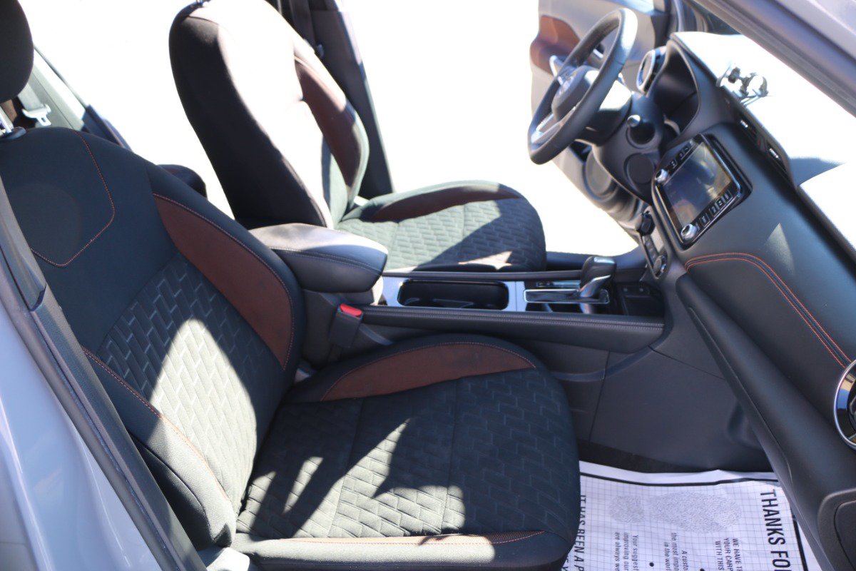 Used 2022 Nissan Kicks SR w/ Interior Electronics Package FWD image 28