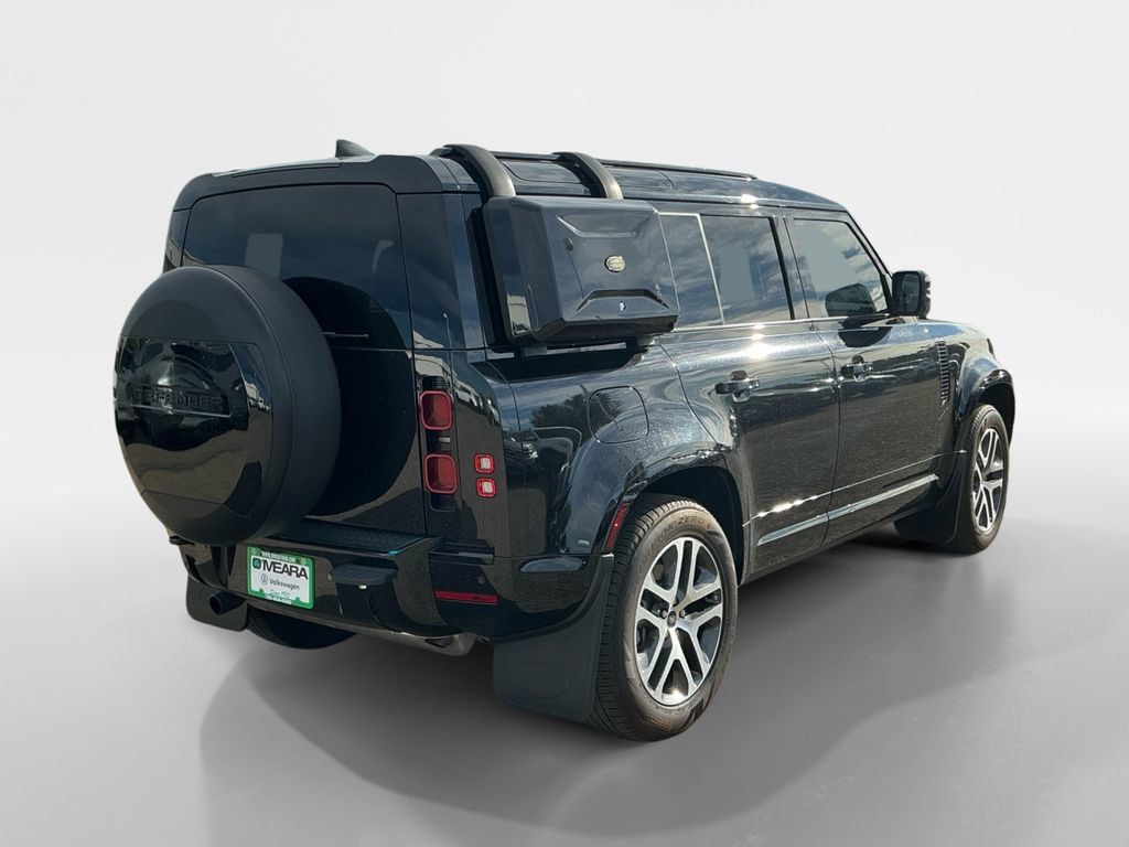 Used 2024 Land Rover Defender 110 X-Dynamic SE AWD/4WD image 5