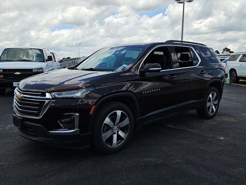 Used 2023 Chevrolet Traverse LT w/ LT Premium Package AWD/4WD image 12