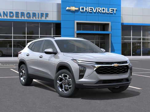New 2026 Chevrolet Trax LT w/ Driver Confidence Package FWD image 7