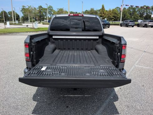 Used 2022 Nissan Frontier SV RWD image 13