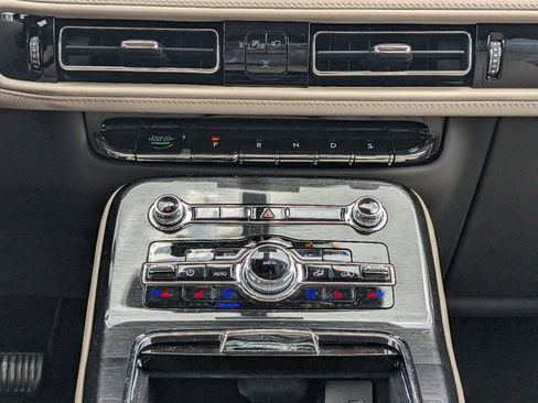 Certified 2023 Lincoln Nautilus Reserve w/ Equipment Group 202A image 19