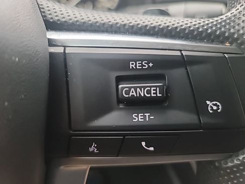 Used 2024 Mitsubishi Outlander ES image 17