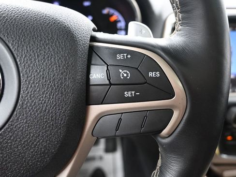 Used 2015 Jeep Grand Cherokee Overland AWD/4WD image 27