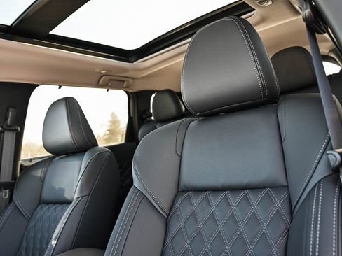 New 2025 Mitsubishi Outlander SEL image 19